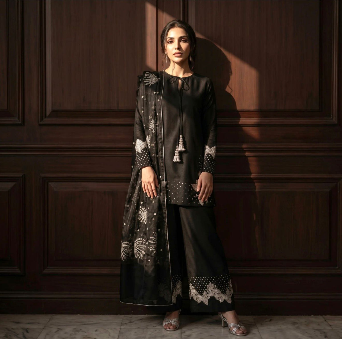 Lawn Embroidered 3Piece Stitched FF-385 (BLK SWAN)